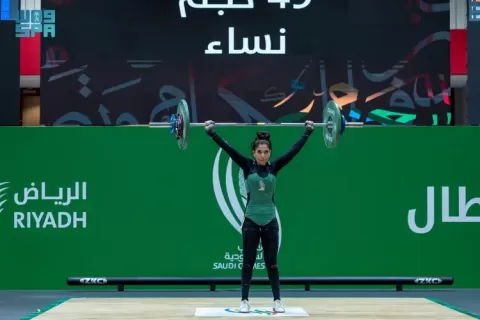 انطلاق منافسات رفع الأثقال للشباب والرجال والسيدات في دورة الألعاب السعودية