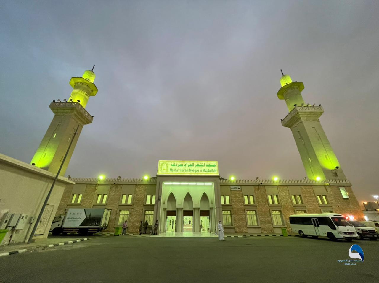 يقع المسجد الحرام والمشاعر المقدسة في مدينة